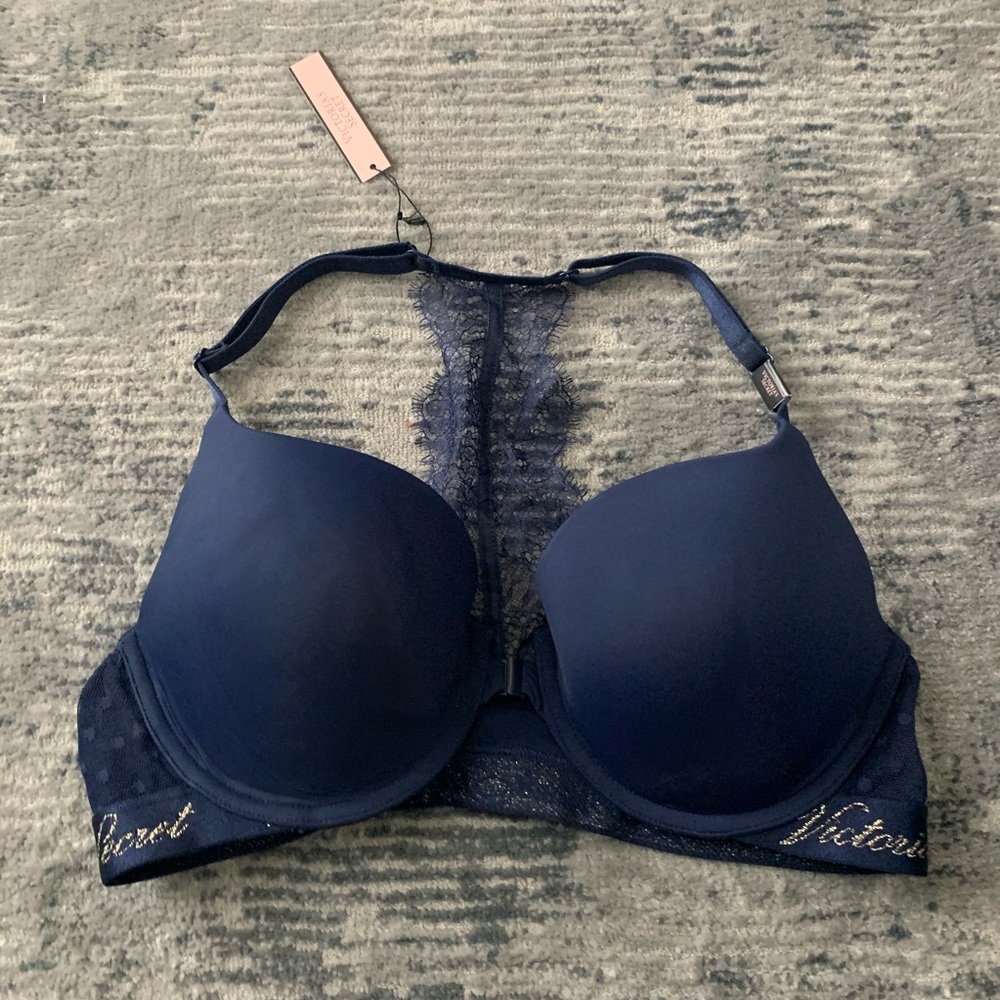 💛Beautiful Navy Victoria Secret Bra💛